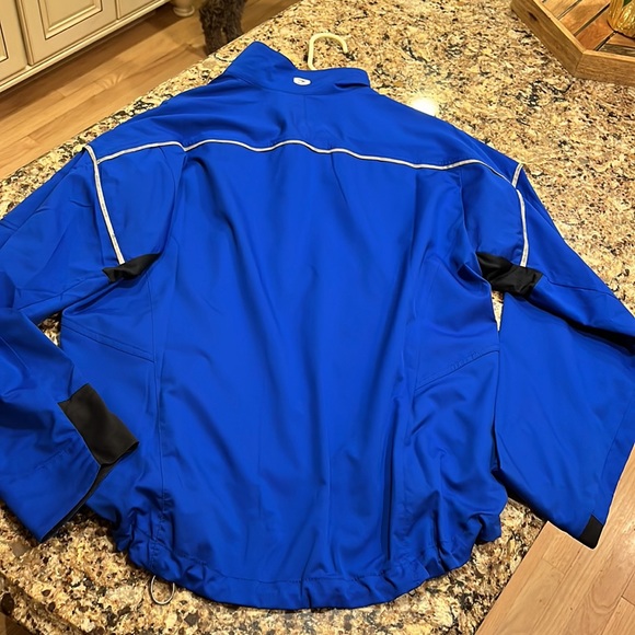 Sugoi biking/running rain jacket - Picture 2 of 3